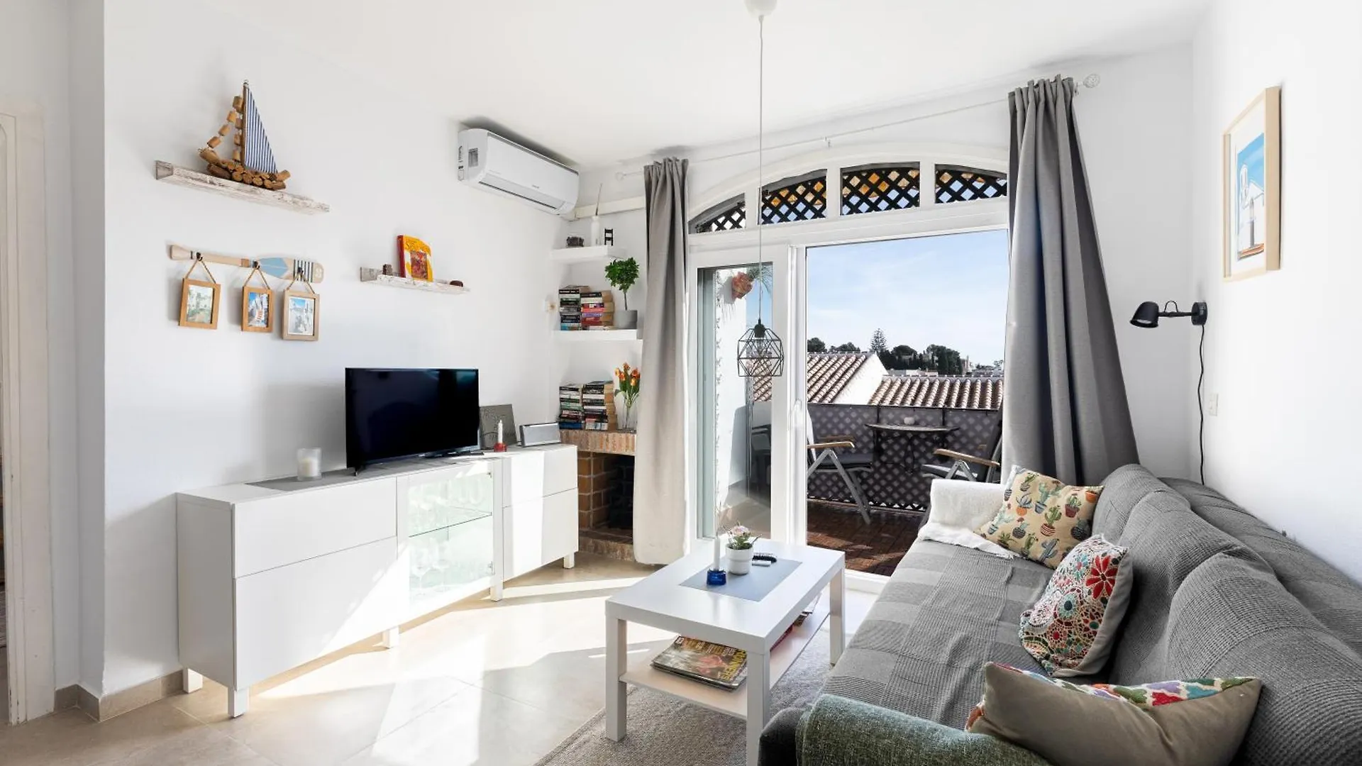 Cosy Apartment In Verano Azul location